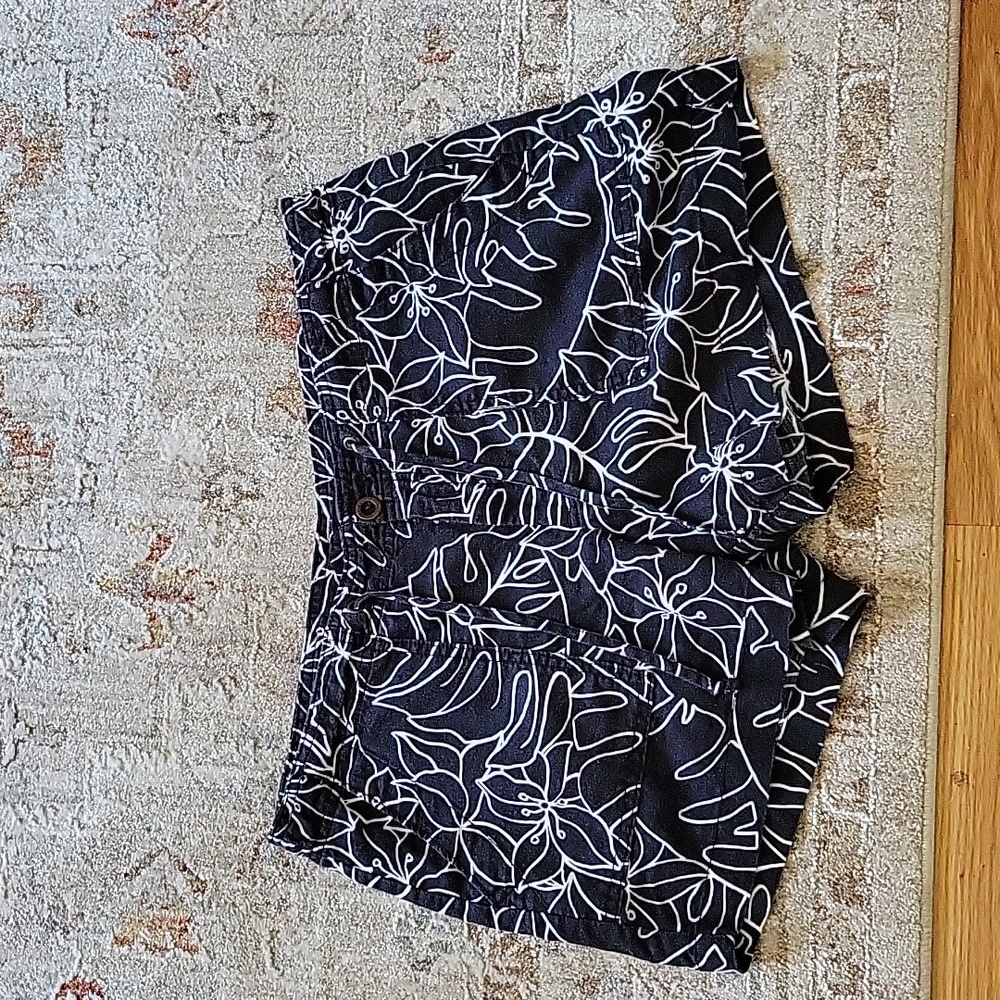 GAP Black & White Women's Shorts